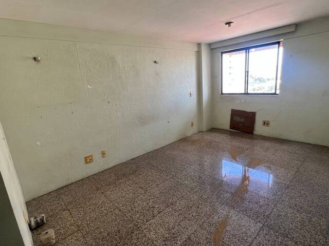 Apartamento para Venda em Fortaleza - 4