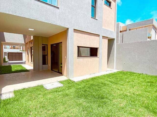 #248 - Casas em rua privativa para Venda em Eusébio - CE