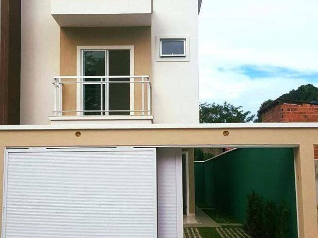 #147 - Casas em rua privativa para Venda em Eusébio - CE