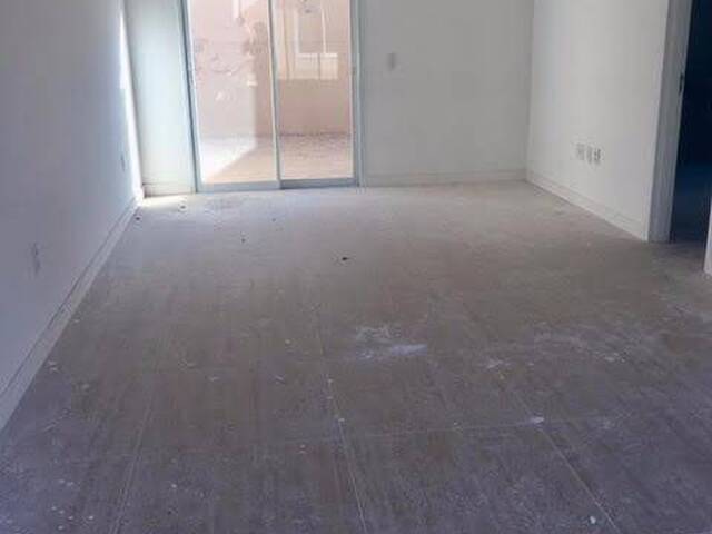 #143 - Casa em condomínio para Venda em Eusébio - CE