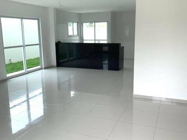 #326 - Casa em condomínio para Venda em Eusébio - CE